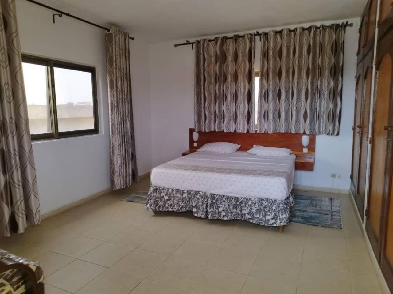 Rosalie'S Suites Lomé Extérieur photo