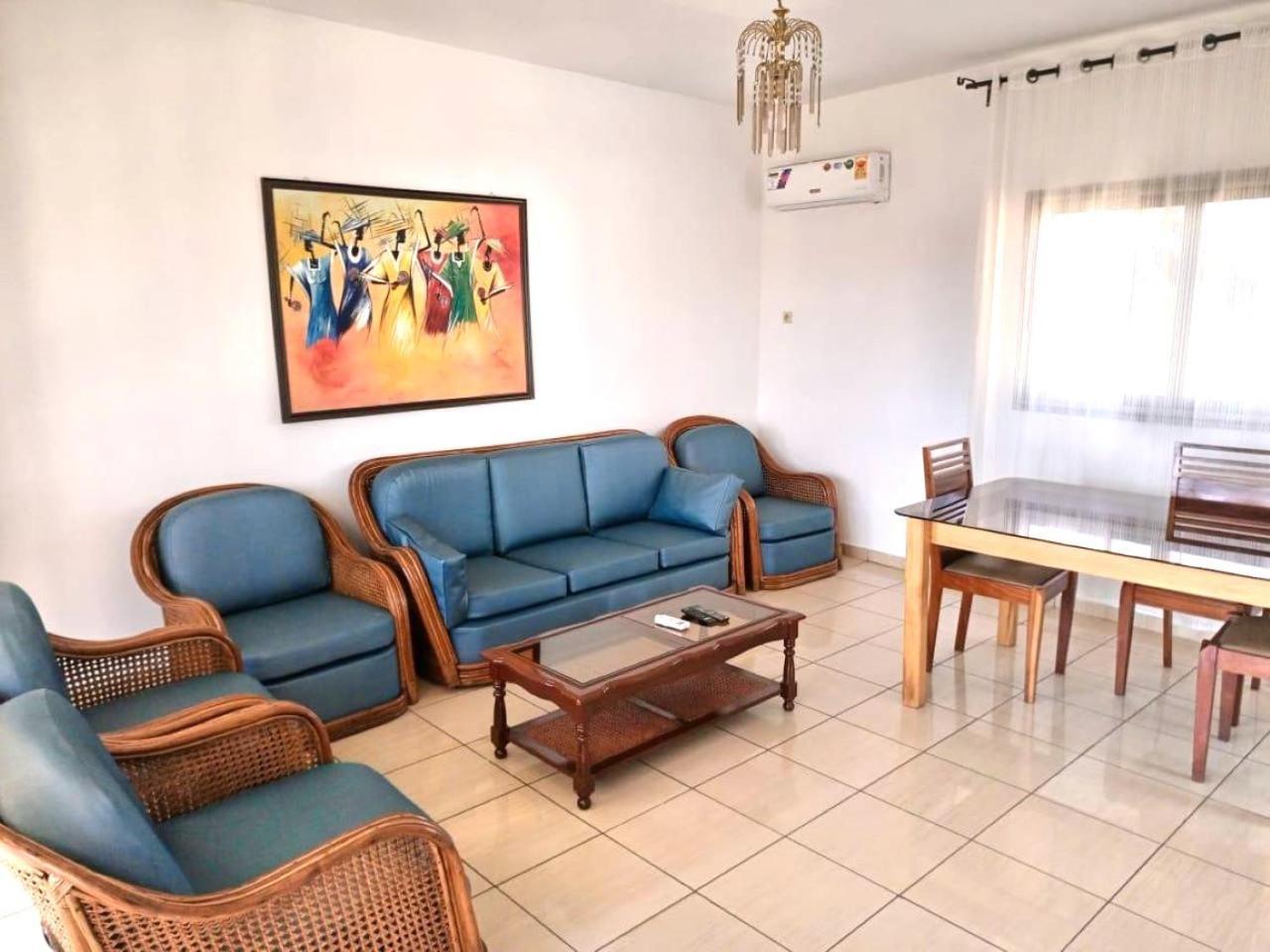 Rosalie'S Suites Lomé Extérieur photo