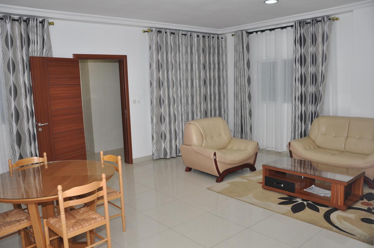Rosalie'S Suites Lomé Extérieur photo