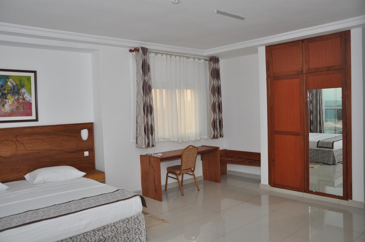 Rosalie'S Suites Lomé Extérieur photo