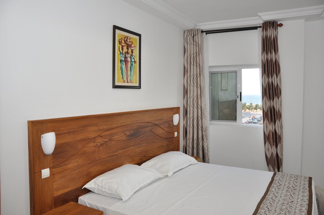 Rosalie'S Suites Lomé Extérieur photo