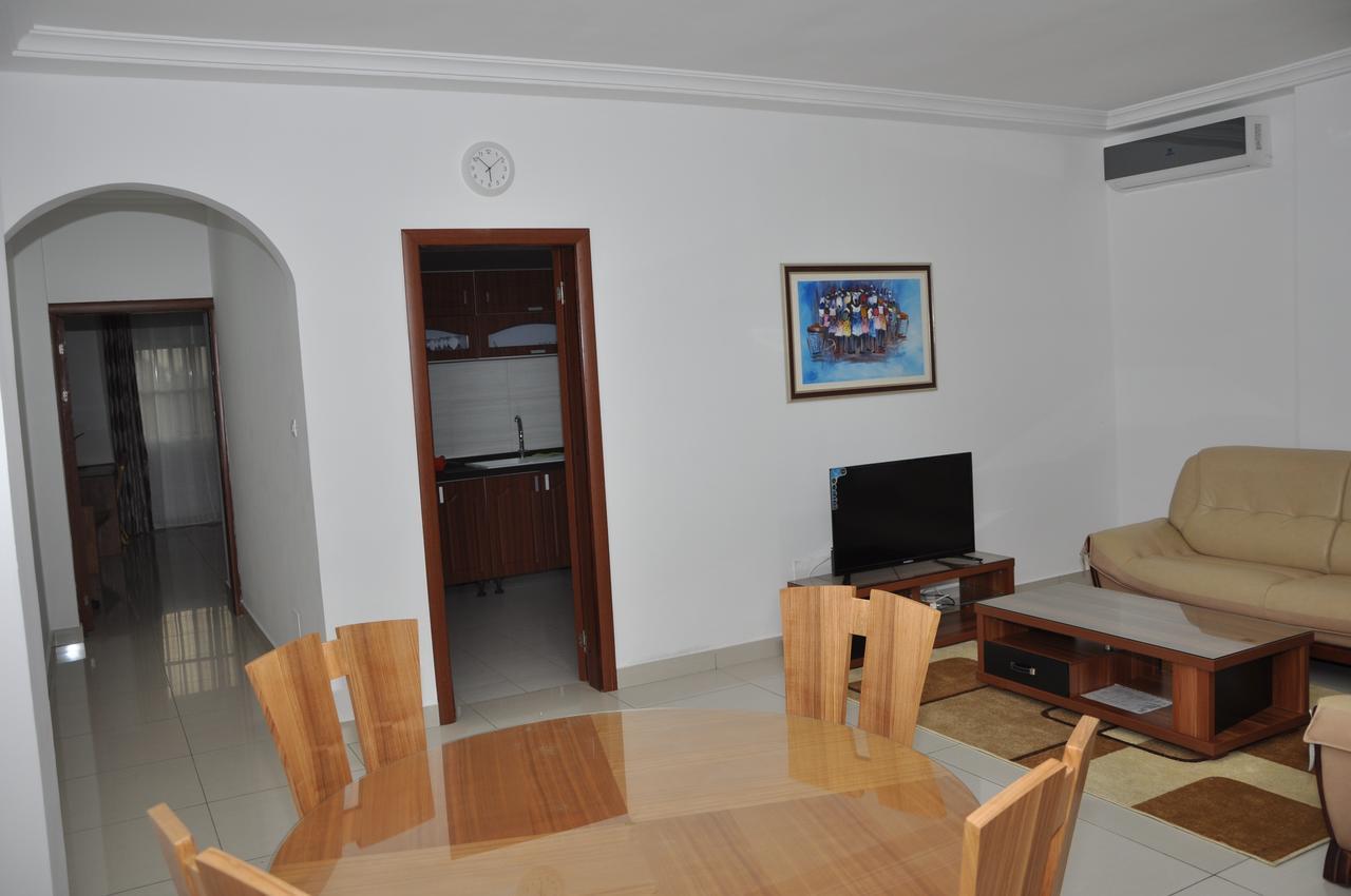 Rosalie'S Suites Lomé Extérieur photo