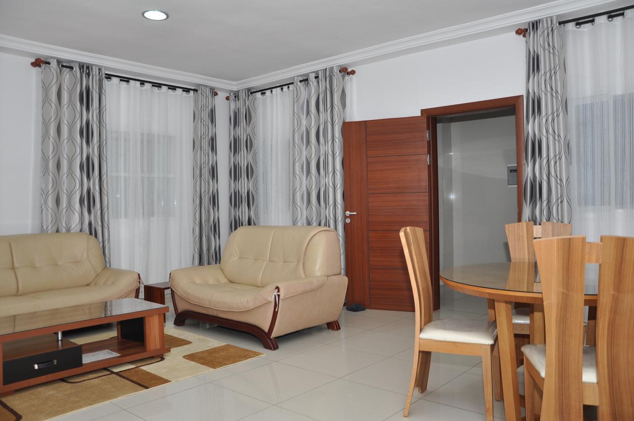 Rosalie'S Suites Lomé Extérieur photo