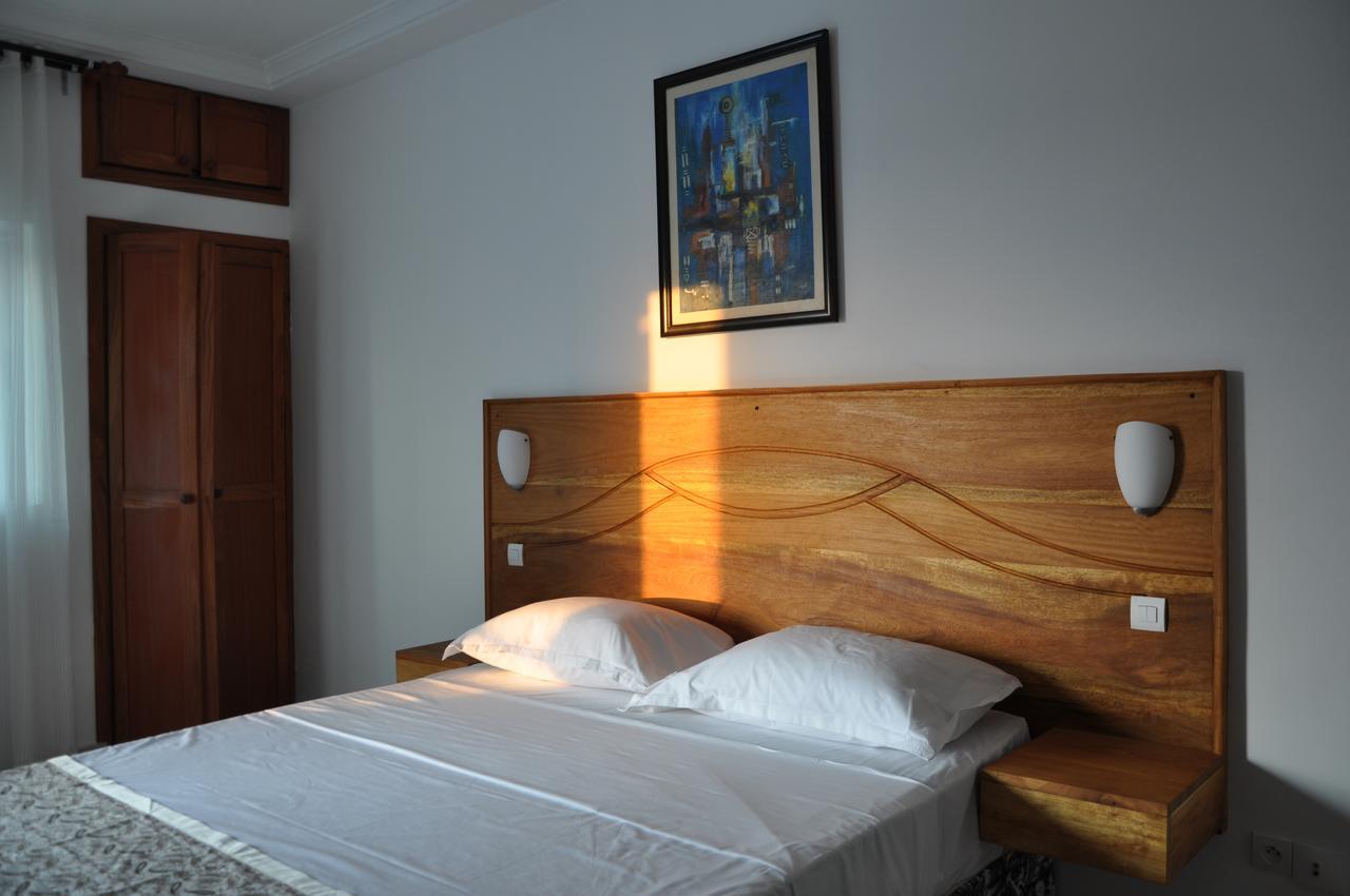 Rosalie'S Suites Lomé Extérieur photo